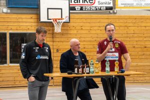 Kai Hiller leitete auch die Pressekonferenz nach dem Spiel