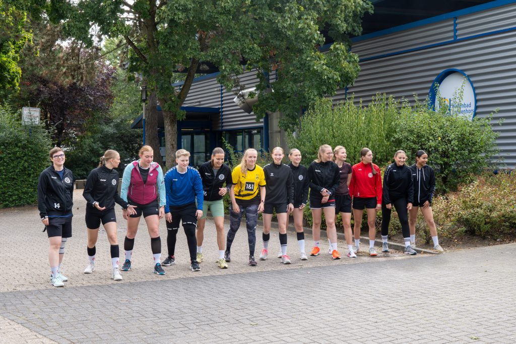 Damenmannschaft am Start