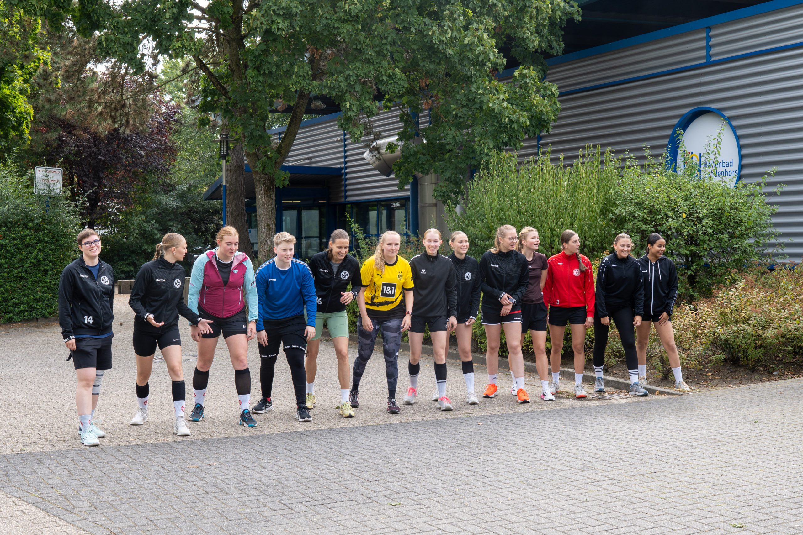 Damenmannschaft am Start