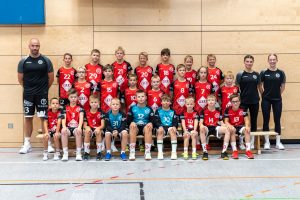 Männliche E-Jungend mit den neuen Trikots
